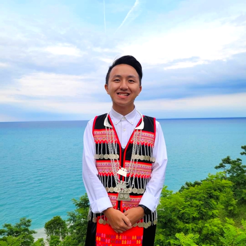 Meet your Posher, Daniel